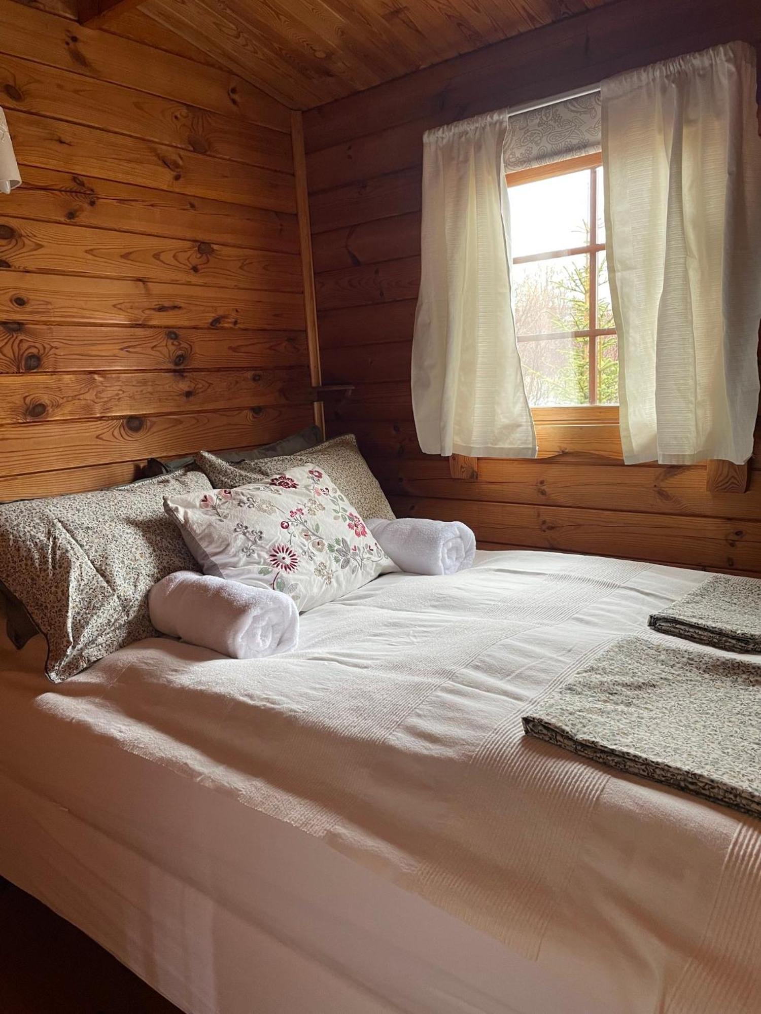 Kaldbaks-Kot Cottages ฮูซาวิก ภายนอก รูปภาพ